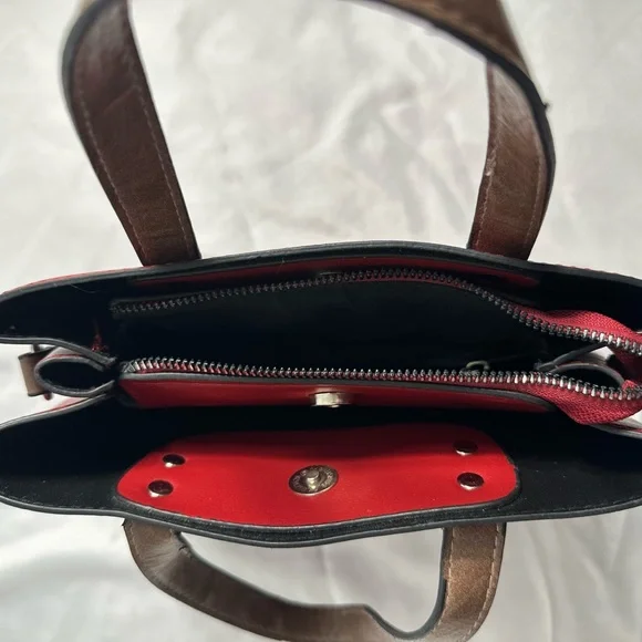 Jeep Red Tote with Tan Handles - Picture 6 of 11